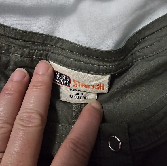 Women's Green Button-Down Top - Picture 3 of 4